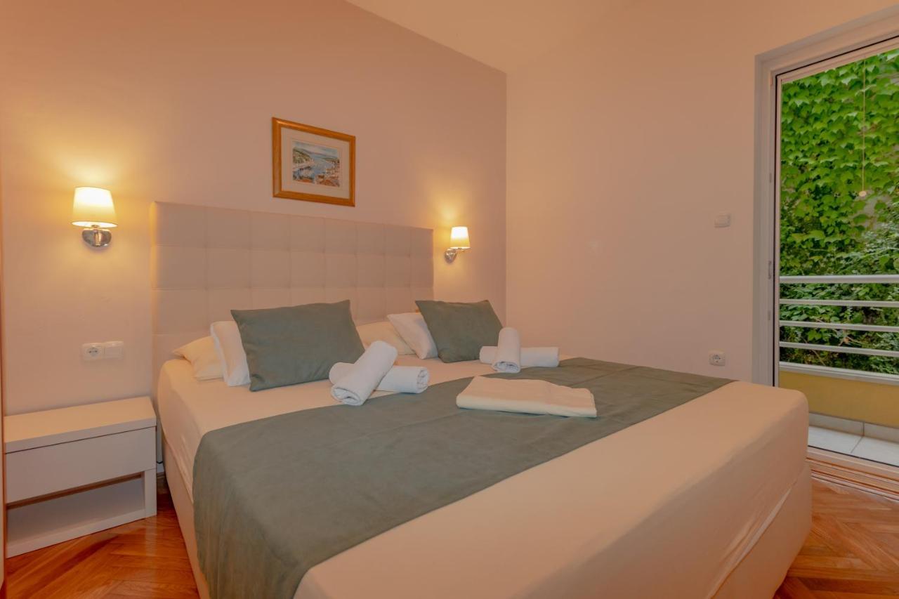 Luxury Apartments Villa Ruzmarina With New Heated Infinity Pool And Lounge Area Marusici  Екстериор снимка